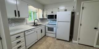 Private Duplex Style 2-bedroom! Gallery 8