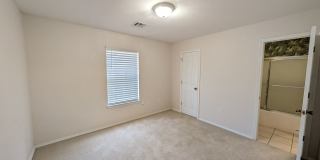 Spacious 3-Bedroom Duplex with Modern Comforts and Room to Roam! Gallery 14