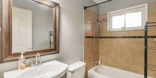 Charming 3 Bedroom, 2 Bathroom Home in Windsor! Gallery 15