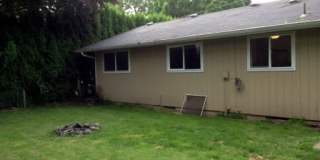 Beautifully Updated 4-Bedroom Home with Large Fenced Yard & Fire Pit Gallery 12