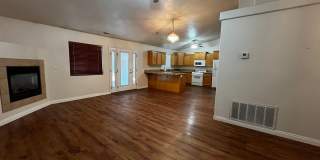 Cozy Private Pet Friendly Home!! Gallery 1