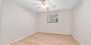 Spacious 3/3 townhome-style condo in Rockwood Villas with washer/dryer Gallery 42