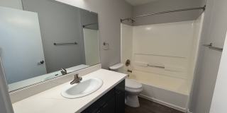 The James Apartments Gallery 22