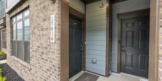 17414 SOUTHERN SHORES Drive Gallery 5