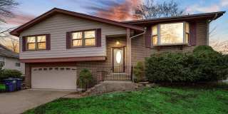 4 Bed 2.5 Bath in Des Plaines Gallery 3