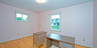 106 Tampa Avenue Gallery 13