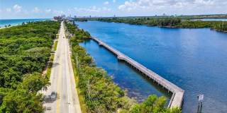 309 Oak St Gallery 79