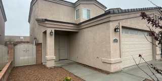 Fully Furnished 4 Bedroom 3 Bathroom Home Gallery 1