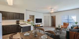 Lakeline Apartments Gallery 21