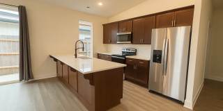 Spacious 3 Bedroom Home with Oversized Primary Suite near Webb & Pawnee Gallery 4