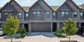 Luxury Townhome for Lease at the Courtyards at Hidden Crest - 6825 NE 132nd Way Gallery 1