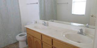 Unfurnished Free Standing home in a comfortable cul-de-sac Gallery 14