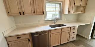 3 Bedroom / 2 Bath Home - Bespoke Elegance in the University District! Gallery 10