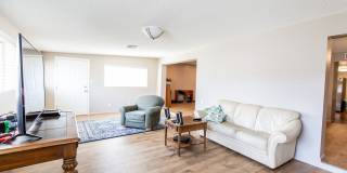 6 Bedroom 3.5 Bathroom Tri-Level Home In Tempe close to ASU Gallery 24