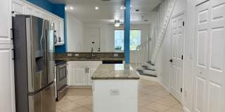 Cozy 3/2.5 Townhome in Convenient Location Gallery 8