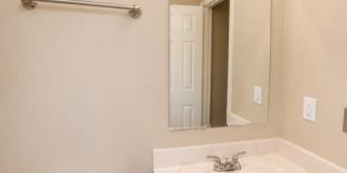 $1250 - 3 Bedroom 1.5 Bath Ranch Home Gallery 10