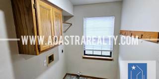 Beautiful Updated Duplex in Grandview-Available NOW!! Gallery 14