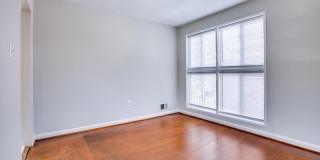 502 N MANSFIELD Street N Gallery 7