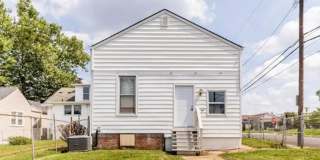 Furnished Germantown Charmer- available for 1-3 month stays! Furnished Germantown Charmer- available for 1-3 month stays! Gallery 22