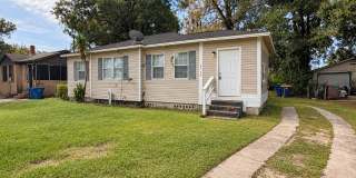 3/2 Single Family Home- Northside Jax! Near 295 & Airport! Pet Friendly! Fenced-In- Backyard! Gallery 1