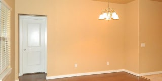 1025 Creek Side Dr Gallery 6