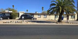 Beautiful 3 bedroom, 2 bath townhouse available Gallery 1