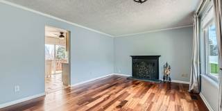 ***$500 Off First Months Rent** Remodeled 4 Bedroom 2 Bath House In Louisville! Gallery 8