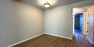 MELROSE DISTRICT CONDO WITH HUGE MOVE-IN SPECIAL – HALF OFF FIRST & SECOND MONTH’S RENT! Gallery 16