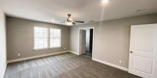 1806 Fuller Street Gallery 6