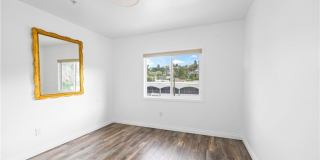 2211 Hyperion Gallery 9