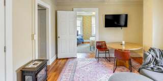 Renovated 2 Bedroom + Den w/ Private Garden Access Renovated 2 Bedroom + Den w/ Private Garden Access Gallery 10