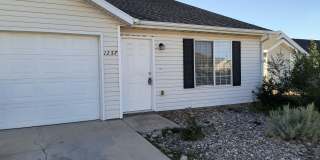 3 Bedroom 2 Bath House with garage and good size backyard Gallery 1