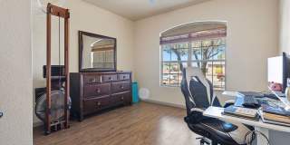 4 Bedroom Home with Solar Panels: MOVE-IN SPECIAL Gallery 21