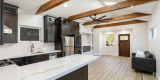 211 Florence Place Gallery 4
