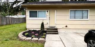 Newly Remodeled Lakewood Gem - Modern Comfort and Style in a Prime Location Gallery 1