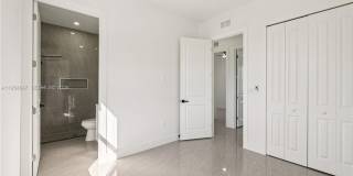 4402 E 19th Street Gallery 14