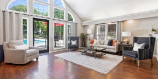 Icon on the Greenway Gallery 13