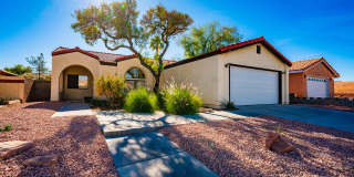 Single Story Single Family 3 Bed 2 Bath Home Gallery 1
