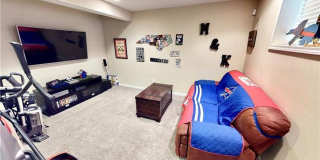 Amazing Three Bedroom Townhome in Southend! Gallery 22