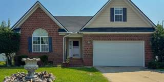 4 Bed 3 Bath Home Plus Bonus Room with Access to Community Pool Gallery 1