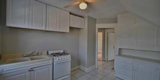 2211 Brown Avenue Gallery 16