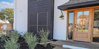 Berkshire Square Gallery 11