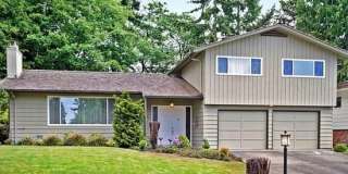 Spacious 4 bedroom 2.5 bath home on greenbelt Spacious 4 bedroom 2.5 bath home on greenbelt Gallery 1