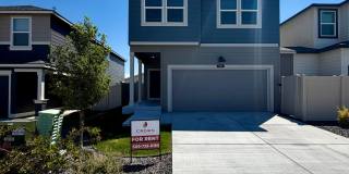 NEW LISTING!! Beautiful New 4 bed/2.5 bath + Loft in an ideal location Gallery 1