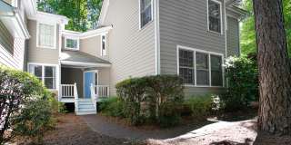 Contemporary 3-Bedroom 2-Bath Townhome in Chapel Hill Close to UNC and Hospital! Gallery 1