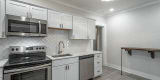 3 Bedroom Home in North Chattanooga with Large Backyard & Deck Gallery 1