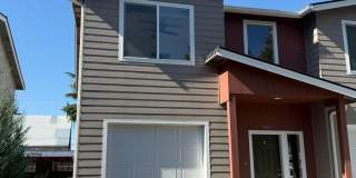 Stunning Three Bedroom Town Home In Lebanon OR! Gallery 1