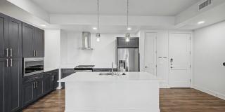 3131 N CENTRAL Avenue Gallery 4