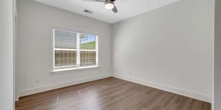 Spacious 2-Bedroom Home with Bonus Room Gallery 12
