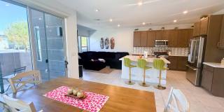 Beautiful Furnished or Unfurnished 3-Bedroom Townhome in 89141 Gallery 1